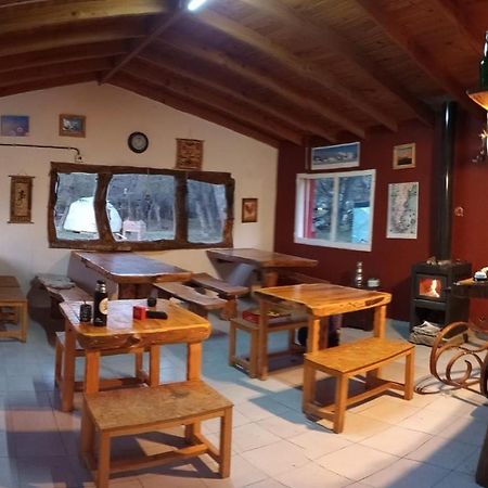 Camping Rio De Las Vueltas El Chalten Bagian luar foto
