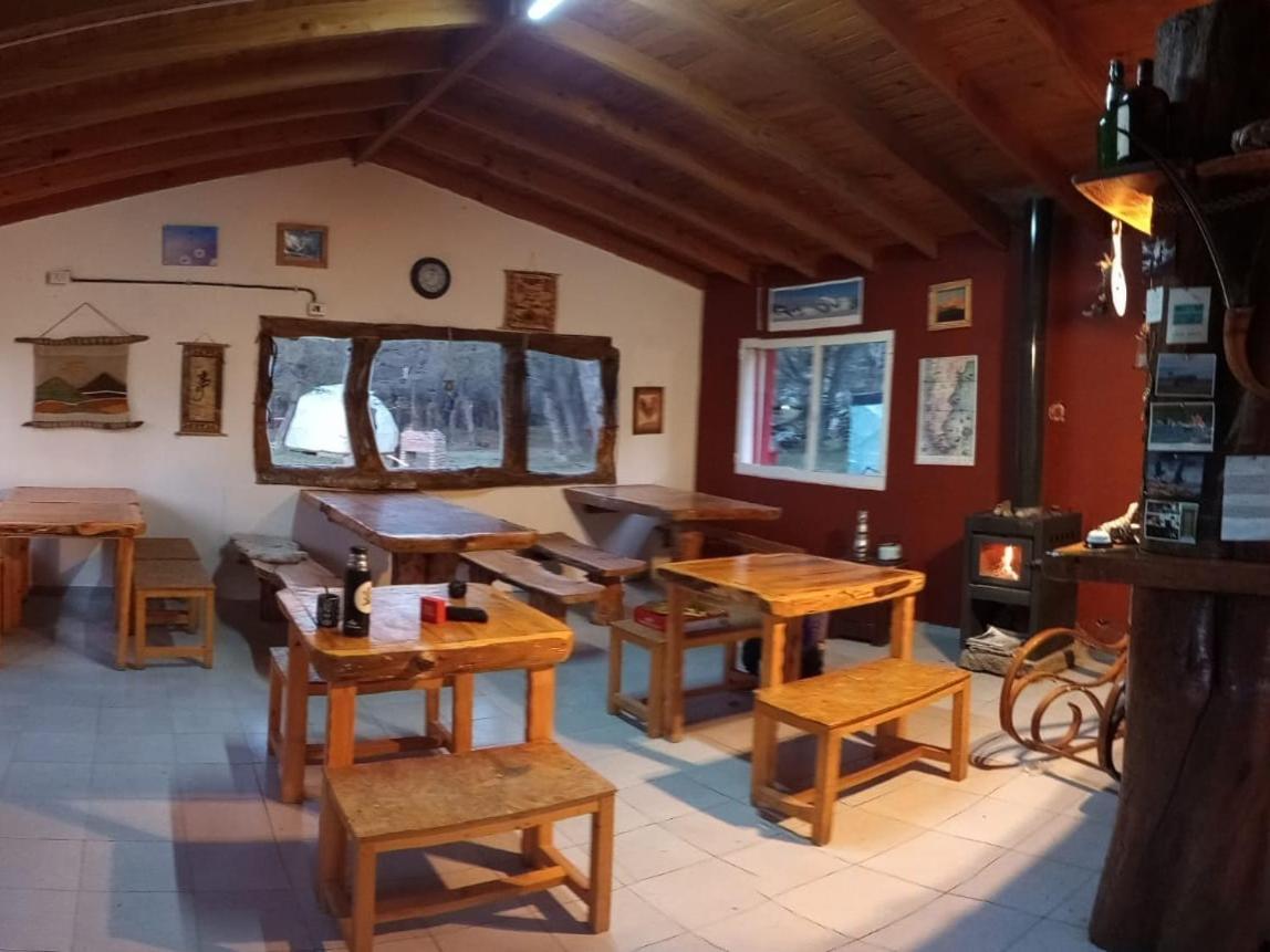 Camping Rio De Las Vueltas El Chalten Bagian luar foto
