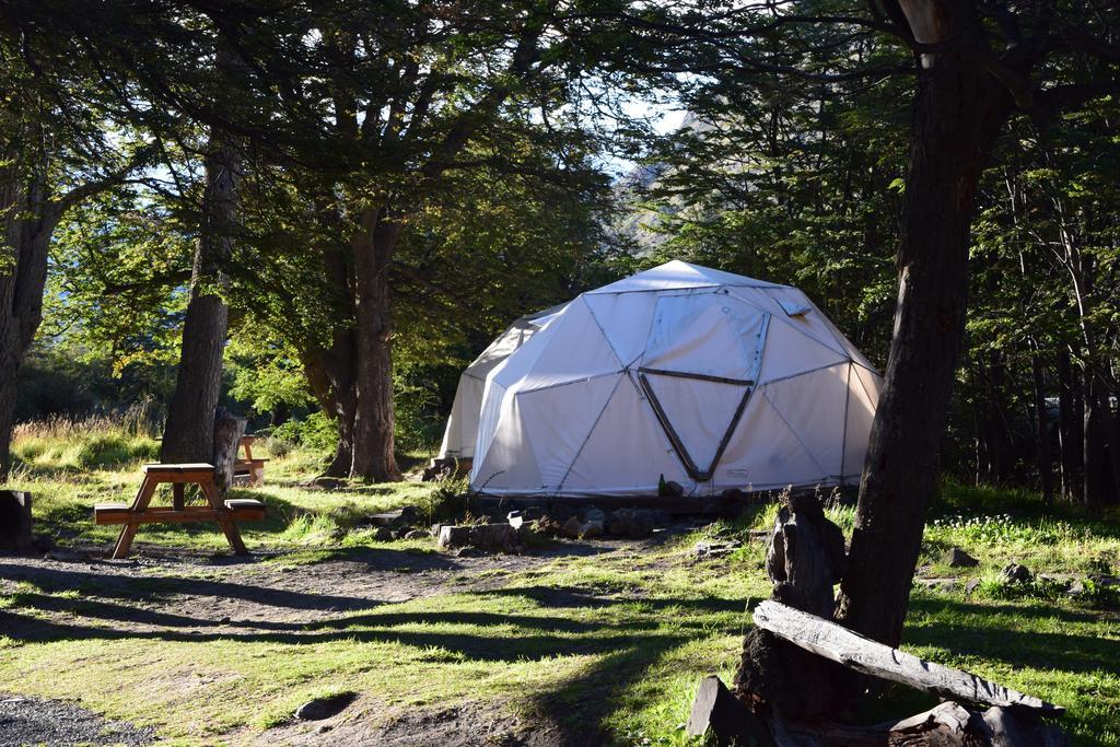 Camping Rio De Las Vueltas El Chalten Bagian luar foto