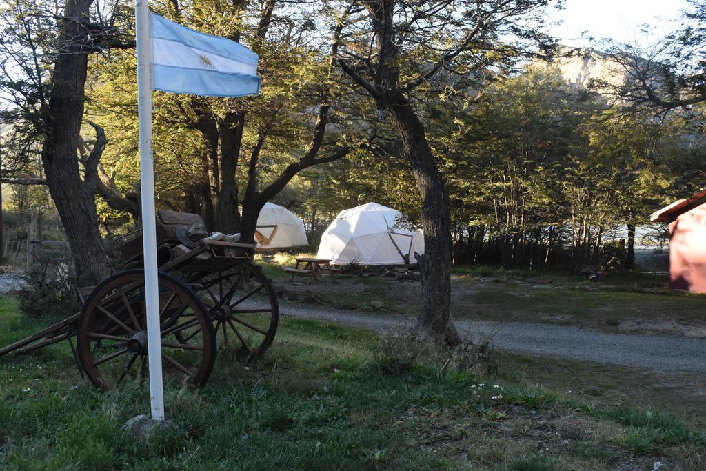Camping Rio De Las Vueltas El Chalten Bagian luar foto